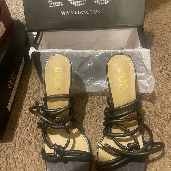 Black heeled sandals. Square toe. - Picture 7 of 7